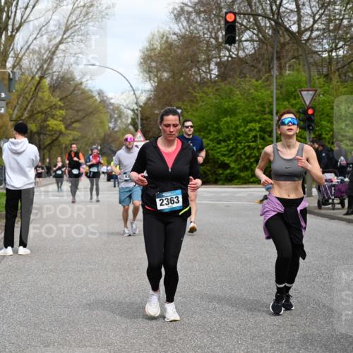 12.04.2026 - 45. Internationalen Wilhelmsburger Insellauf J. Mangold http://msf.ph/oto/9517527 12.04.2026 13:20:39 Ziel 2247, 3203, 5342, 3822, 3821, 4999, 4803, 2224, 4223, 4224, 4954, 5258, 3284, 2469, 4305, 2013, 3233, 5230, 3766, 4103, 4341, 5633, 4284, 4293, 5543, 2363, 2101, 4417, 3552, 3551, 2333, 4018, 5716 meine-sportfotos.de