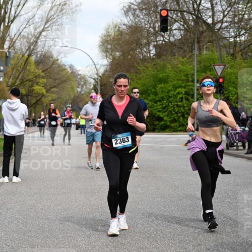 12.04.2026 - 45. Internationalen Wilhelmsburger Insellauf J. Mangold http://msf.ph/oto/9517528 12.04.2026 13:20:39 Ziel 2247, 3203, 5342, 3822, 3821, 4999, 4803, 2224, 4223, 4224, 4954, 5258, 3284, 2469, 4305, 2013, 3233, 5230, 3766, 4103, 4341, 5633, 4284, 4293, 5543, 2363, 2101, 4417, 3552, 3551, 2333, 4018, 5716 meine-sportfotos.de