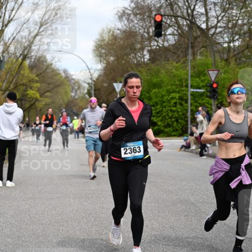 12.04.2026 - 45. Internationalen Wilhelmsburger Insellauf J. Mangold http://msf.ph/oto/9517534 12.04.2026 13:20:39 Ziel 2247, 3203, 5342, 3822, 3821, 4999, 4803, 2224, 4223, 4224, 4954, 5258, 3284, 2469, 4305, 2013, 3233, 5230, 3766, 4103, 4341, 5633, 4284, 4293, 5543, 2363, 2101, 4417, 3552, 3551, 2333, 4018, 5716 meine-sportfotos.de