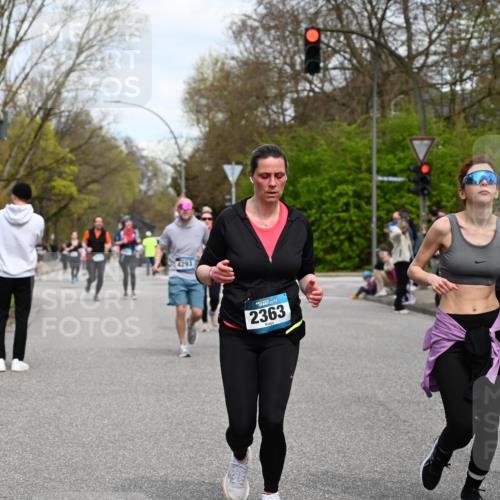 12.04.2026 - 45. Internationalen Wilhelmsburger Insellauf J. Mangold http://msf.ph/oto/9517535 12.04.2026 13:20:39 Ziel 2247, 3203, 5342, 3822, 3821, 4999, 4803, 2224, 4223, 4224, 4954, 5258, 3284, 2469, 4305, 2013, 3233, 5230, 3766, 4103, 4341, 5633, 4284, 4293, 5543, 2363, 2101, 4417, 3552, 3551, 2333, 4018, 5716 meine-sportfotos.de