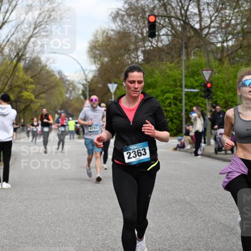 12.04.2026 - 45. Internationalen Wilhelmsburger Insellauf J. Mangold http://msf.ph/oto/9517538 12.04.2026 13:20:40 Ziel 5342, 3822, 3821, 4999, 4803, 2224, 4223, 4224, 4954, 5258, 3284, 2469, 4305, 2013, 3233, 5230, 3766, 4103, 4341, 5633, 4284, 4293, 5543, 2363, 2363, 2101, 4417, 3552, 3551, 2333, 4018, 5716 meine-sportfotos.de