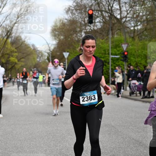 12.04.2026 - 45. Internationalen Wilhelmsburger Insellauf J. Mangold http://msf.ph/oto/9517541 12.04.2026 13:20:40 Ziel 5342, 3822, 3821, 4999, 4803, 2224, 4223, 4224, 4954, 5258, 3284, 2469, 4305, 2013, 3233, 5230, 3766, 4103, 4341, 5633, 4284, 4293, 5543, 2363, 2363, 2101, 4417, 3552, 3551, 2333, 4018, 5716 meine-sportfotos.de