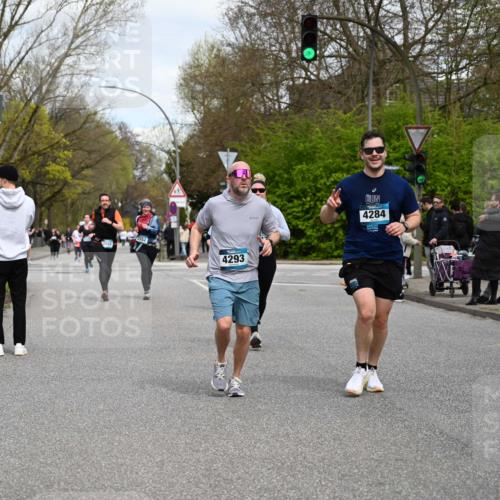 12.04.2026 - 45. Internationalen Wilhelmsburger Insellauf J. Mangold http://msf.ph/oto/9517548 12.04.2026 13:20:41 Ziel 3822, 3821, 4999, 4803, 2224, 4223, 4224, 4954, 5258, 3284, 2469, 4305, 2013, 3233, 5230, 3766, 4103, 4341, 5633, 4284, 4293, 5543, 2363, 2101, 4417, 3552, 3551, 2333, 4018, 5716 meine-sportfotos.de