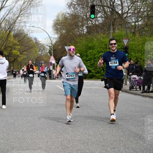 12.04.2026 - 45. Internationalen Wilhelmsburger Insellauf J. Mangold http://msf.ph/oto/9517549 12.04.2026 13:20:41 Ziel 3822, 3821, 4999, 4803, 2224, 4223, 4224, 4954, 5258, 3284, 2469, 4305, 2013, 3233, 5230, 3766, 4103, 4341, 5633, 4284, 4293, 5543, 2363, 2101, 4417, 3552, 3551, 2333, 4018, 5716 meine-sportfotos.de