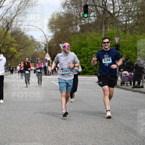12.04.2026 - 45. Internationalen Wilhelmsburger Insellauf J. Mangold http://msf.ph/oto/9517550 12.04.2026 13:20:41 Ziel 3822, 3821, 4999, 4803, 2224, 4223, 4224, 4954, 5258, 3284, 2469, 4305, 2013, 3233, 5230, 3766, 4103, 4341, 5633, 4284, 4293, 5543, 2363, 2101, 4417, 3552, 3551, 2333, 4018, 5716 meine-sportfotos.de