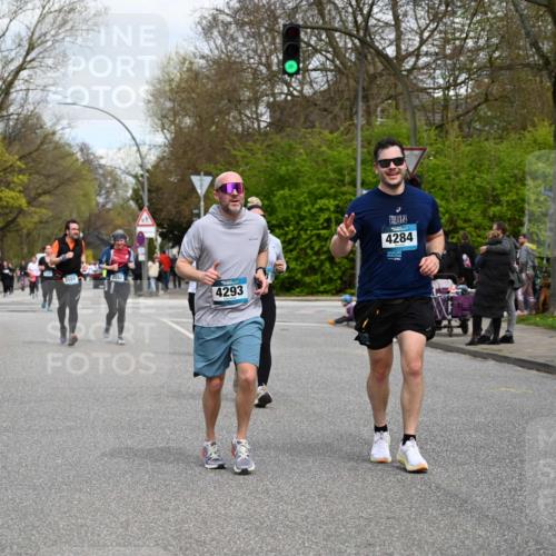 12.04.2026 - 45. Internationalen Wilhelmsburger Insellauf J. Mangold http://msf.ph/oto/9517553 12.04.2026 13:20:42 Ziel 4999, 4803, 2224, 4223, 4224, 4954, 5258, 3284, 2469, 4305, 2013, 3233, 5230, 3766, 4103, 4341, 5633, 4284, 4293, 5543, 2363, 2101, 2101, 4417, 3552, 3551, 2333, 4018, 5716, 4319 meine-sportfotos.de