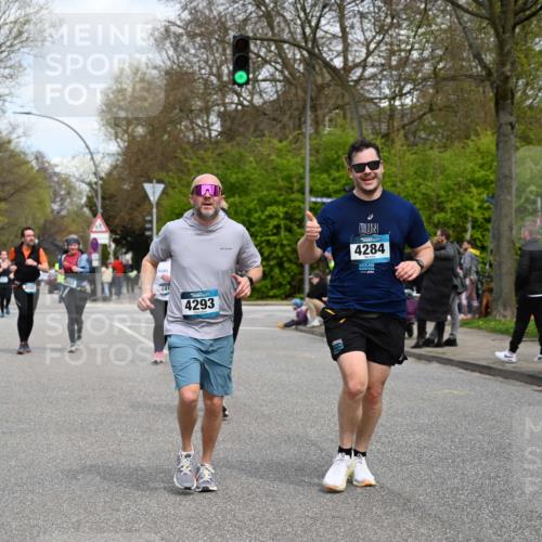 12.04.2026 - 45. Internationalen Wilhelmsburger Insellauf J. Mangold http://msf.ph/oto/9517557 12.04.2026 13:20:42 Ziel 4999, 4803, 2224, 4223, 4224, 4954, 5258, 3284, 2469, 4305, 2013, 3233, 5230, 3766, 4103, 4341, 5633, 4284, 4293, 5543, 2363, 2101, 2101, 4417, 3552, 3551, 2333, 4018, 5716, 4319 meine-sportfotos.de