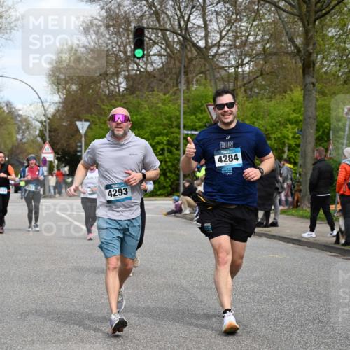 12.04.2026 - 45. Internationalen Wilhelmsburger Insellauf J. Mangold http://msf.ph/oto/9517559 12.04.2026 13:20:42 Ziel 4999, 4803, 2224, 4223, 4224, 4954, 5258, 3284, 2469, 4305, 2013, 3233, 5230, 3766, 4103, 4341, 5633, 4284, 4293, 5543, 2363, 2101, 2101, 4417, 3552, 3551, 2333, 4018, 5716, 4319 meine-sportfotos.de