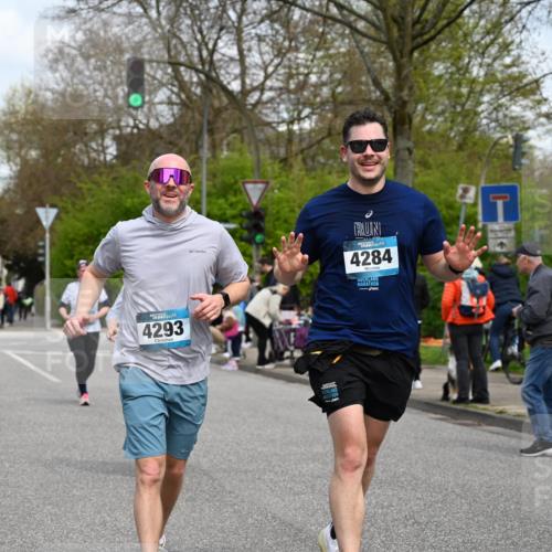 12.04.2026 - 45. Internationalen Wilhelmsburger Insellauf J. Mangold http://msf.ph/oto/9517567 12.04.2026 13:20:43 Ziel 4803, 2224, 4223, 4224, 4954, 5258, 3284, 2469, 4305, 2013, 3233, 5230, 3766, 4103, 4341, 5633, 4284, 4293, 5543, 2363, 2101, 4417, 3552, 3551, 2333, 4018, 5716, 4319 meine-sportfotos.de