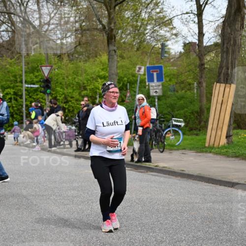 12.04.2026 - 45. Internationalen Wilhelmsburger Insellauf J. Mangold http://msf.ph/oto/9517596 12.04.2026 13:20:47 Ziel 5258, 3284, 2469, 4305, 2013, 3233, 5230, 3766, 4103, 4341, 5633, 4284, 4293, 4293, 5543, 2363, 2101, 4417, 3552, 3551, 2333, 2333, 4018, 5716, 4319, 5297, 4878, 5484 meine-sportfotos.de
