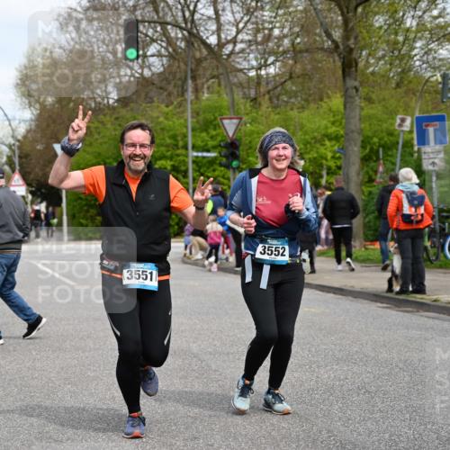 12.04.2026 - 45. Internationalen Wilhelmsburger Insellauf J. Mangold http://msf.ph/oto/9517606 12.04.2026 13:20:48 Ziel 2469, 4305, 2013, 3233, 5230, 3766, 4103, 4341, 5633, 4284, 4293, 5543, 2363, 2101, 4417, 3552, 3551, 2333, 4018, 5716, 4319, 5297, 4878, 5484, 2692 meine-sportfotos.de