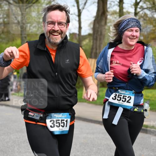 12.04.2026 - 45. Internationalen Wilhelmsburger Insellauf J. Mangold http://msf.ph/oto/9517625 12.04.2026 13:20:50 Ziel 2469, 4305, 2013, 3233, 5230, 3766, 4103, 4341, 5633, 4284, 4293, 5543, 2363, 2101, 4417, 3552, 3551, 2333, 4018, 4018, 5716, 4319, 5297, 4878, 5484, 2692 meine-sportfotos.de