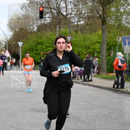 12.04.2026 - 45. Internationalen Wilhelmsburger Insellauf J. Mangold http://msf.ph/oto/9517665 12.04.2026 13:21:11 Ziel 4284, 4293, 5543, 2363, 2101, 4417, 3552, 3551, 2333, 4018, 5716, 4319, 5297, 4878, 5484, 2692, 4444, 4800, 4047, 2175, 3402, 5482, 4017, 3676, 2628 meine-sportfotos.de