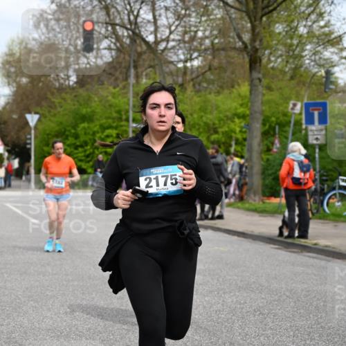 12.04.2026 - 45. Internationalen Wilhelmsburger Insellauf J. Mangold http://msf.ph/oto/9517669 12.04.2026 13:21:11 Ziel 4284, 4293, 5543, 2363, 2101, 4417, 3552, 3551, 2333, 4018, 5716, 4319, 5297, 4878, 5484, 2692, 4444, 4800, 4047, 2175, 3402, 5482, 4017, 3676, 2628 meine-sportfotos.de
