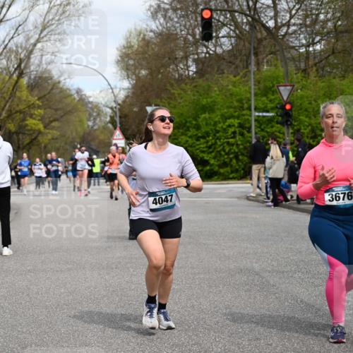 12.04.2026 - 45. Internationalen Wilhelmsburger Insellauf J. Mangold http://msf.ph/oto/9517710 12.04.2026 13:21:20 Ziel 4417, 3552, 3551, 2333, 4018, 5716, 4319, 5297, 4878, 5484, 2692, 4444, 4800, 4047, 2175, 4047, 2175, 3402, 5482, 4017, 3676, 2628, 3251, 5201, 3109, 4404, 4362, 2473, 2552 meine-sportfotos.de
