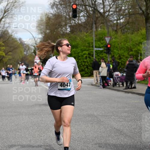 12.04.2026 - 45. Internationalen Wilhelmsburger Insellauf J. Mangold http://msf.ph/oto/9517716 12.04.2026 13:21:20 Ziel 4417, 3552, 3551, 2333, 4018, 5716, 4319, 5297, 4878, 5484, 2692, 4444, 4800, 4047, 2175, 4047, 2175, 3402, 5482, 4017, 3676, 2628, 3251, 5201, 3109, 4404, 4362, 2473, 2552 meine-sportfotos.de