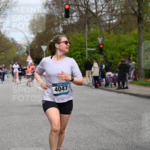 12.04.2026 - 45. Internationalen Wilhelmsburger Insellauf J. Mangold http://msf.ph/oto/9517719 12.04.2026 13:21:20 Ziel 4417, 3552, 3551, 2333, 4018, 5716, 4319, 5297, 4878, 5484, 2692, 4444, 4800, 4047, 2175, 4047, 2175, 3402, 5482, 4017, 3676, 2628, 3251, 5201, 3109, 4404, 4362, 2473, 2552 meine-sportfotos.de