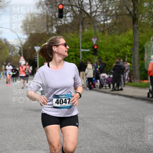 12.04.2026 - 45. Internationalen Wilhelmsburger Insellauf J. Mangold http://msf.ph/oto/9517722 12.04.2026 13:21:21 Ziel 4417, 3552, 3551, 2333, 4018, 5716, 4319, 5297, 4878, 5484, 2692, 4444, 4800, 4047, 2175, 3402, 3402, 5482, 4017, 3676, 2628, 3251, 5201, 3109, 4404, 4362, 2473, 2552, 2130 meine-sportfotos.de