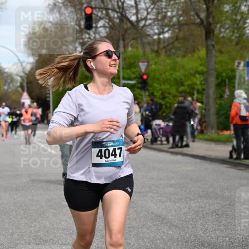 12.04.2026 - 45. Internationalen Wilhelmsburger Insellauf J. Mangold http://msf.ph/oto/9517724 12.04.2026 13:21:21 Ziel 4417, 3552, 3551, 2333, 4018, 5716, 4319, 5297, 4878, 5484, 2692, 4444, 4800, 4047, 2175, 3402, 3402, 5482, 4017, 3676, 2628, 3251, 5201, 3109, 4404, 4362, 2473, 2552, 2130 meine-sportfotos.de