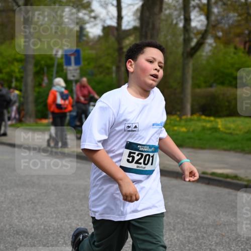 12.04.2026 - 45. Internationalen Wilhelmsburger Insellauf J. Mangold http://msf.ph/oto/9517740 12.04.2026 13:21:24 Ziel 2333, 4018, 5716, 4319, 5297, 4878, 5484, 2692, 4444, 4800, 4047, 2175, 3402, 5482, 4017, 3676, 2628, 3251, 3251, 5201, 3109, 4404, 4362, 2473, 2552, 2130, 2840, 3998, 5462 meine-sportfotos.de
