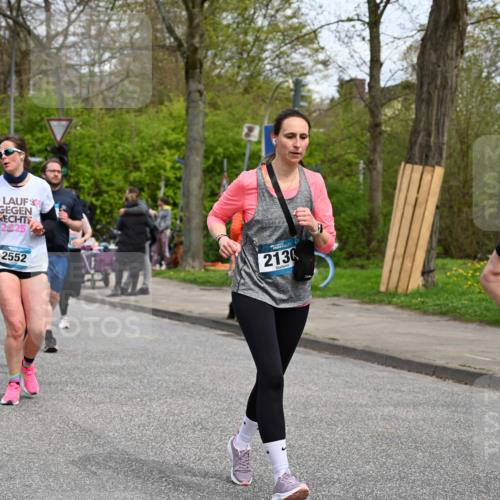 12.04.2026 - 45. Internationalen Wilhelmsburger Insellauf J. Mangold http://msf.ph/oto/9517763 12.04.2026 13:21:31 Ziel 4319, 5297, 4878, 5484, 2692, 4444, 4800, 4047, 2175, 3402, 5482, 4017, 3676, 2628, 3251, 5201, 3109, 4404, 4362, 2473, 2552, 2130, 2840, 3998, 5462, 5205, 4809, 2002 meine-sportfotos.de