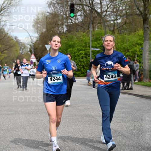 12.04.2026 - 45. Internationalen Wilhelmsburger Insellauf J. Mangold http://msf.ph/oto/9517778 12.04.2026 13:21:33 Ziel 5297, 4878, 5484, 2692, 4444, 4800, 4047, 2175, 3402, 5482, 4017, 3676, 2628, 3251, 5201, 3109, 4404, 4362, 2473, 2552, 2130, 2130, 2840, 3998, 5462, 5205, 4809, 2002, 2332 meine-sportfotos.de