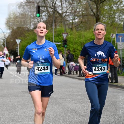 12.04.2026 - 45. Internationalen Wilhelmsburger Insellauf J. Mangold http://msf.ph/oto/9517785 12.04.2026 13:21:34 Ziel 4878, 5484, 2692, 4444, 4800, 4047, 2175, 3402, 5482, 4017, 3676, 3676, 2628, 3251, 5201, 3109, 4404, 4362, 2473, 2552, 2130, 2840, 3998, 5462, 5205, 4809, 2002, 2332 meine-sportfotos.de