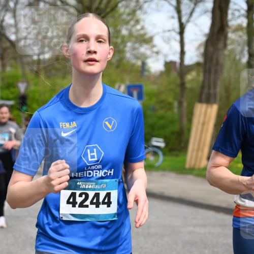 12.04.2026 - 45. Internationalen Wilhelmsburger Insellauf J. Mangold http://msf.ph/oto/9517796 12.04.2026 13:21:35 Ziel 4878, 5484, 2692, 4444, 4800, 4047, 2175, 3402, 5482, 4017, 3676, 2628, 2628, 3251, 5201, 3109, 4404, 4362, 2473, 2552, 2130, 2840, 3998, 2840, 3998, 5462, 5205, 4809, 2002, 2332 meine-sportfotos.de
