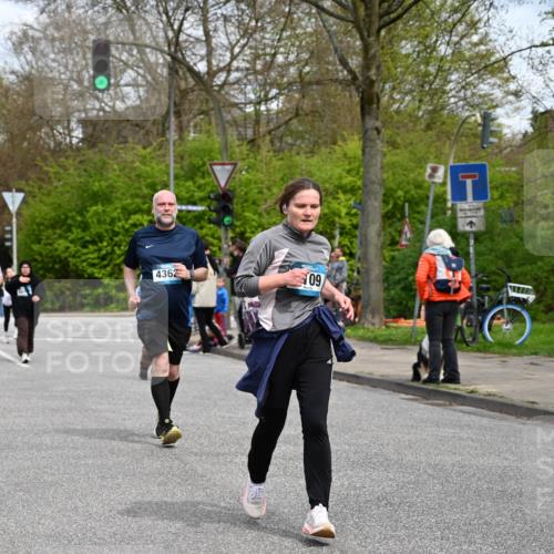 12.04.2026 - 45. Internationalen Wilhelmsburger Insellauf J. Mangold http://msf.ph/oto/9517799 12.04.2026 13:21:36 Ziel 2692, 4444, 4800, 4047, 2175, 3402, 5482, 4017, 3676, 2628, 3251, 3251, 5201, 3109, 4404, 4362, 2473, 2552, 2130, 2840, 3998, 5462, 5462, 5205, 4809, 2002, 2332 meine-sportfotos.de