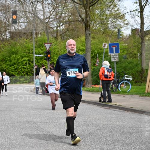 12.04.2026 - 45. Internationalen Wilhelmsburger Insellauf J. Mangold http://msf.ph/oto/9517811 12.04.2026 13:21:37 Ziel 2692, 4444, 4800, 4047, 2175, 3402, 5482, 4017, 3676, 2628, 3251, 5201, 3109, 4404, 4362, 2473, 2552, 2130, 2840, 3998, 5462, 5205, 4809, 2002, 2332, 2116 meine-sportfotos.de