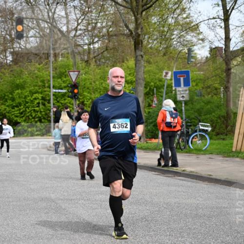 12.04.2026 - 45. Internationalen Wilhelmsburger Insellauf J. Mangold http://msf.ph/oto/9517812 12.04.2026 13:21:37 Ziel 2692, 4444, 4800, 4047, 2175, 3402, 5482, 4017, 3676, 2628, 3251, 5201, 3109, 4404, 4362, 2473, 2552, 2130, 2840, 3998, 5462, 5205, 4809, 2002, 2332, 2116 meine-sportfotos.de