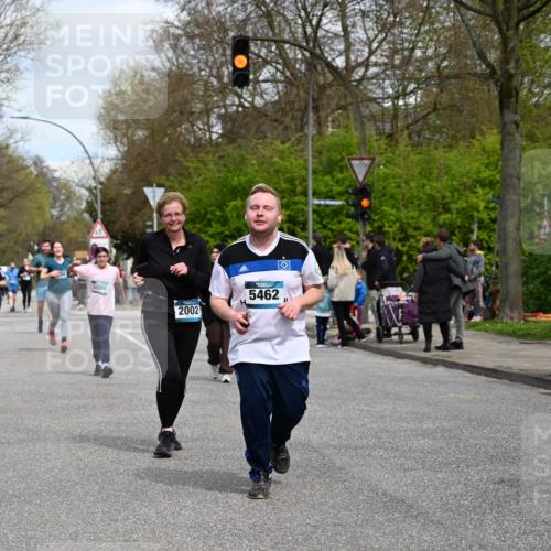 12.04.2026 - 45. Internationalen Wilhelmsburger Insellauf J. Mangold http://msf.ph/oto/9517829 12.04.2026 13:21:40 Ziel 4444, 4800, 4047, 2175, 3402, 5482, 4017, 3676, 2628, 3251, 5201, 3109, 4404, 4362, 2473, 2552, 2130, 2840, 3998, 5462, 5205, 4809, 2002, 2002, 2332, 2116, 3581, 3235, 3915 meine-sportfotos.de