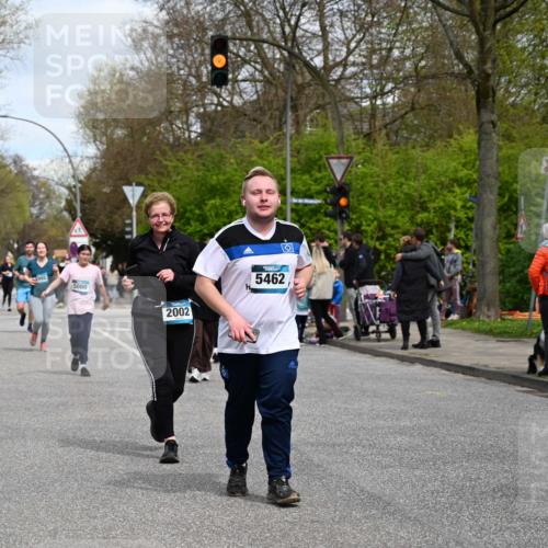 12.04.2026 - 45. Internationalen Wilhelmsburger Insellauf J. Mangold http://msf.ph/oto/9517831 12.04.2026 13:21:40 Ziel 4444, 4800, 4047, 2175, 3402, 5482, 4017, 3676, 2628, 3251, 5201, 3109, 4404, 4362, 2473, 2552, 2130, 2840, 3998, 5462, 5205, 4809, 2002, 2002, 2332, 2116, 3581, 3235, 3915 meine-sportfotos.de