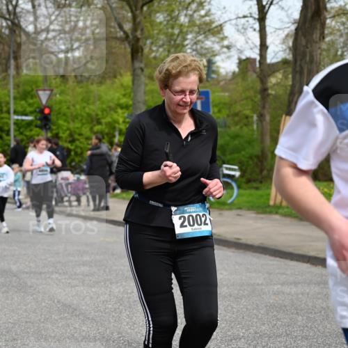 12.04.2026 - 45. Internationalen Wilhelmsburger Insellauf J. Mangold http://msf.ph/oto/9517840 12.04.2026 13:21:42 Ziel 4800, 4047, 2175, 3402, 5482, 4017, 3676, 2628, 3251, 5201, 3109, 4404, 4362, 2473, 4362, 2473, 2552, 2130, 2840, 3998, 5462, 5205, 4809, 2002, 2332, 2116, 3581, 3235, 3915, 5080, 4348, 5085, 3603, 3602 meine-sportfotos.de