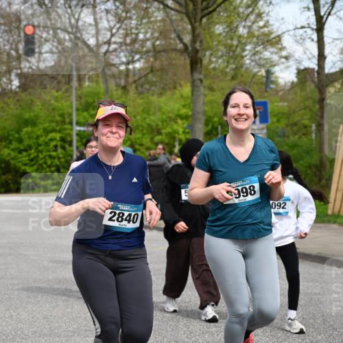 12.04.2026 - 45. Internationalen Wilhelmsburger Insellauf J. Mangold http://msf.ph/oto/9517854 12.04.2026 13:21:47 Ziel 5482, 4017, 3676, 2628, 3251, 5201, 3109, 4404, 4362, 2473, 2552, 2130, 2840, 3998, 2840, 3998, 5462, 5205, 4809, 2002, 2332, 2116, 3581, 3235, 3915, 5080, 4348, 5085, 3603, 3602, 5092, 2246, 5192, 5171 meine-sportfotos.de