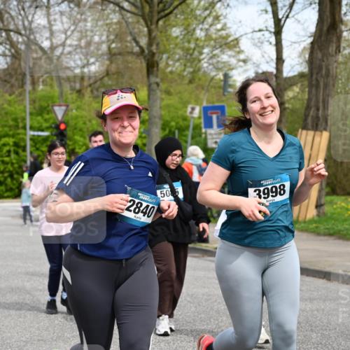 12.04.2026 - 45. Internationalen Wilhelmsburger Insellauf J. Mangold http://msf.ph/oto/9517857 12.04.2026 13:21:47 Ziel 5482, 4017, 3676, 2628, 3251, 5201, 3109, 4404, 4362, 2473, 2552, 2130, 2840, 3998, 2840, 3998, 5462, 5205, 4809, 2002, 2332, 2116, 3581, 3235, 3915, 5080, 4348, 5085, 3603, 3602, 5092, 2246, 5192, 5171 meine-sportfotos.de