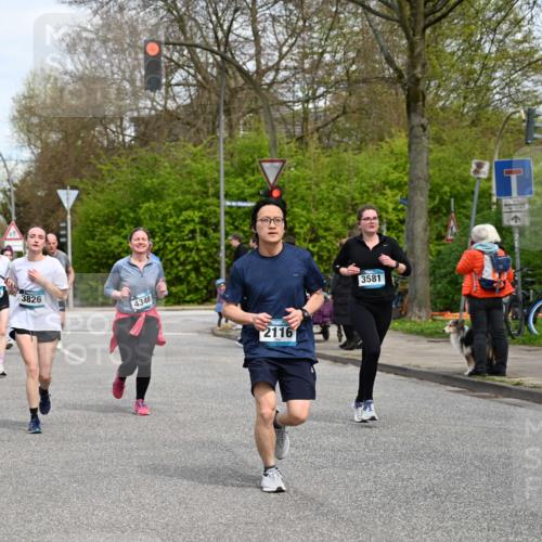 12.04.2026 - 45. Internationalen Wilhelmsburger Insellauf J. Mangold http://msf.ph/oto/9517875 12.04.2026 13:21:54 Ziel 4017, 3676, 2628, 3251, 5201, 3109, 4404, 4362, 2473, 2552, 2130, 2840, 3998, 5462, 5205, 4809, 2002, 2332, 2116, 3581, 3235, 3915, 5080, 4348, 5085, 3603, 3602, 3603, 3602, 5092, 2246, 5192, 5171, 3162, 4443, 4442, 3746, 5290, 3057, 3667, 5304 meine-sportfotos.de