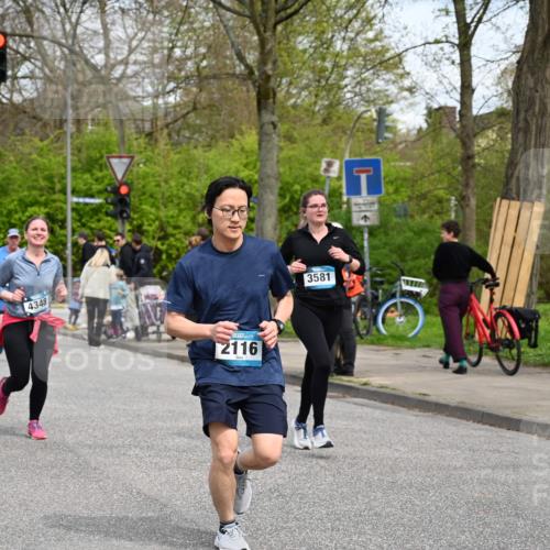 12.04.2026 - 45. Internationalen Wilhelmsburger Insellauf J. Mangold http://msf.ph/oto/9517884 12.04.2026 13:21:55 Ziel 4017, 3676, 2628, 3251, 5201, 3109, 4404, 4362, 2473, 2552, 2130, 2840, 3998, 5462, 5205, 4809, 2002, 2332, 2116, 3581, 3235, 3915, 5080, 4348, 5085, 3603, 3602, 5092, 2246, 5192, 5171, 3162, 4443, 4442, 3746, 5290, 3057, 3667, 5304, 4210 meine-sportfotos.de