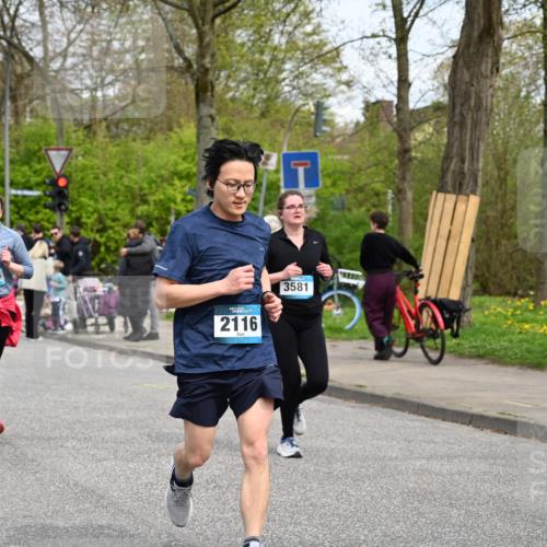 12.04.2026 - 45. Internationalen Wilhelmsburger Insellauf J. Mangold http://msf.ph/oto/9517887 12.04.2026 13:21:55 Ziel 4017, 3676, 2628, 3251, 5201, 3109, 4404, 4362, 2473, 2552, 2130, 2840, 3998, 5462, 5205, 4809, 2002, 2332, 2116, 3581, 3235, 3915, 5080, 4348, 5085, 3603, 3602, 5092, 2246, 5192, 5171, 3162, 4443, 4442, 3746, 5290, 3057, 3667, 5304, 4210 meine-sportfotos.de