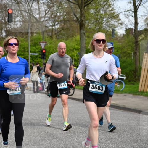 12.04.2026 - 45. Internationalen Wilhelmsburger Insellauf J. Mangold http://msf.ph/oto/9517923 12.04.2026 13:21:59 Ziel 3676, 2628, 3251, 5201, 3109, 4404, 4362, 2473, 2552, 2130, 2840, 3998, 5462, 5205, 4809, 2002, 2332, 2116, 3581, 3235, 3915, 5080, 4348, 5085, 3603, 3602, 5092, 2246, 5192, 5171, 2246, 5192, 5171, 3162, 4443, 4442, 3746, 5290, 3057, 3667, 5304, 4210 meine-sportfotos.de