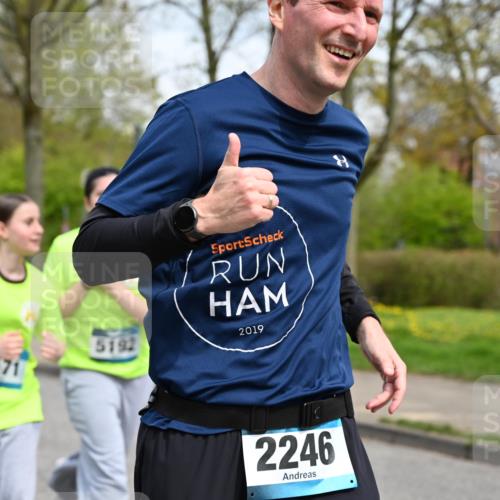 12.04.2026 - 45. Internationalen Wilhelmsburger Insellauf J. Mangold http://msf.ph/oto/9517933 12.04.2026 13:22:02 Ziel 5201, 3109, 4404, 4362, 2473, 2552, 2130, 2840, 3998, 5462, 5205, 4809, 2002, 2332, 2116, 3581, 3581, 3235, 3915, 5080, 4348, 5085, 3603, 3602, 5092, 2246, 5192, 5171, 3162, 4443, 4442, 3746, 5290, 5290, 3057, 3667, 5304, 4210, 4014, 2158 meine-sportfotos.de