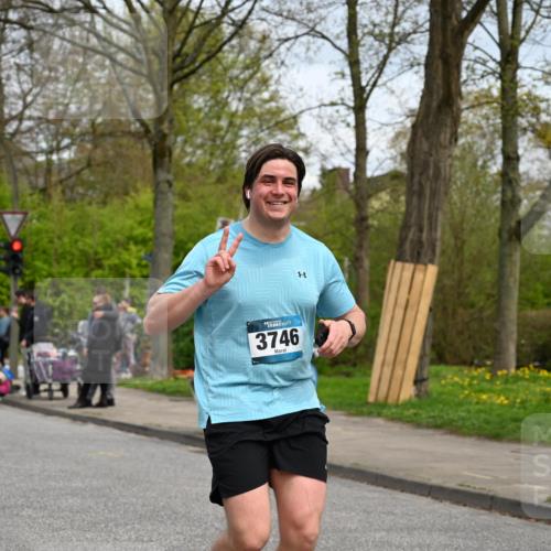 12.04.2026 - 45. Internationalen Wilhelmsburger Insellauf J. Mangold http://msf.ph/oto/9517948 12.04.2026 13:22:10 Ziel 2130, 2840, 3998, 5462, 5205, 4809, 2002, 2332, 2116, 3581, 3235, 3915, 5080, 4348, 5085, 3603, 3602, 5092, 2246, 5192, 5171, 3162, 4443, 4442, 3746, 5290, 3057, 3667, 5304, 4210, 4014, 2158 meine-sportfotos.de