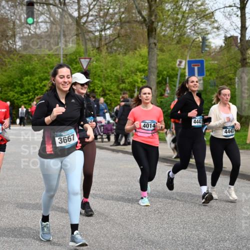 12.04.2026 - 45. Internationalen Wilhelmsburger Insellauf J. Mangold http://msf.ph/oto/9517977 12.04.2026 13:22:15 Ziel 5205, 4809, 2002, 2332, 2116, 3581, 3235, 3915, 5080, 4348, 5085, 3603, 3602, 5092, 2246, 5192, 5171, 3162, 4443, 4442, 3746, 5290, 3057, 3057, 3667, 5304, 4210, 4014, 2158, 5314 meine-sportfotos.de