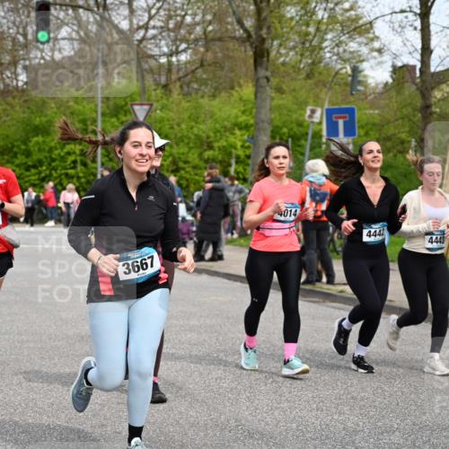 12.04.2026 - 45. Internationalen Wilhelmsburger Insellauf J. Mangold http://msf.ph/oto/9517979 12.04.2026 13:22:15 Ziel 5205, 4809, 2002, 2332, 2116, 3581, 3235, 3915, 5080, 4348, 5085, 3603, 3602, 5092, 2246, 5192, 5171, 3162, 4443, 4442, 3746, 5290, 3057, 3057, 3667, 5304, 4210, 4014, 2158, 5314 meine-sportfotos.de