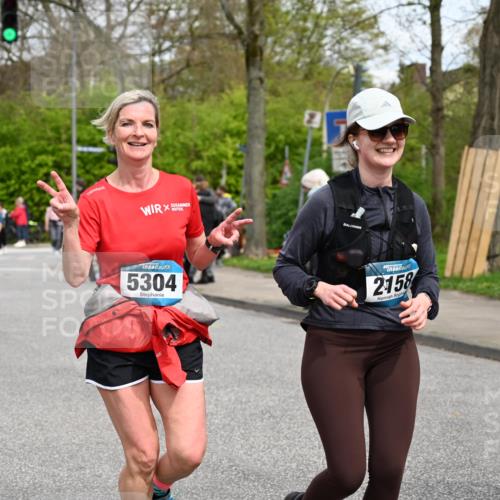 12.04.2026 - 45. Internationalen Wilhelmsburger Insellauf J. Mangold http://msf.ph/oto/9517992 12.04.2026 13:22:17 Ziel 2002, 2332, 2116, 3581, 3235, 3915, 5080, 4348, 5085, 3603, 3602, 5092, 2246, 5192, 5171, 3162, 4443, 4442, 3746, 5290, 3057, 3667, 5304, 4210, 4014, 2158, 5314, 4557 meine-sportfotos.de