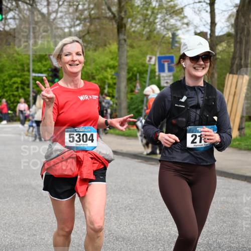 12.04.2026 - 45. Internationalen Wilhelmsburger Insellauf J. Mangold http://msf.ph/oto/9517993 12.04.2026 13:22:17 Ziel 2002, 2332, 2116, 3581, 3235, 3915, 5080, 4348, 5085, 3603, 3602, 5092, 2246, 5192, 5171, 3162, 4443, 4442, 3746, 5290, 3057, 3667, 5304, 4210, 4014, 2158, 5314, 4557 meine-sportfotos.de