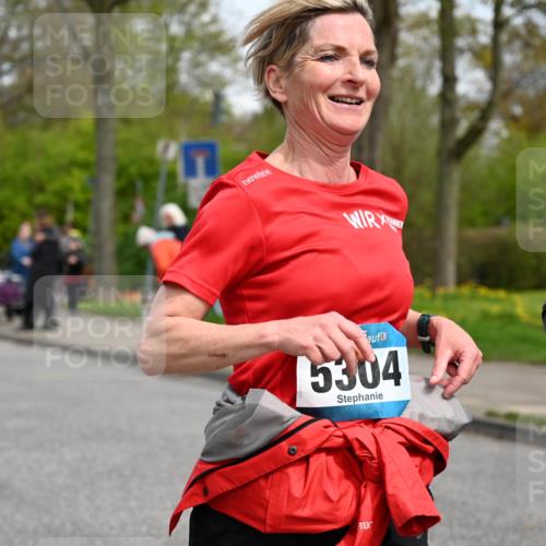 12.04.2026 - 45. Internationalen Wilhelmsburger Insellauf J. Mangold http://msf.ph/oto/9518002 12.04.2026 13:22:17 Ziel 2002, 2332, 2116, 3581, 3235, 3915, 5080, 4348, 5085, 3603, 3602, 5092, 2246, 5192, 5171, 3162, 4443, 4442, 3746, 5290, 3057, 3667, 5304, 4210, 4014, 2158, 5314, 4557 meine-sportfotos.de