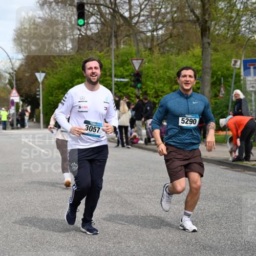 12.04.2026 - 45. Internationalen Wilhelmsburger Insellauf J. Mangold http://msf.ph/oto/9518006 12.04.2026 13:22:18 Ziel 2332, 2116, 3581, 3235, 3915, 5080, 4348, 5085, 3603, 3602, 5092, 2246, 5192, 5171, 3162, 4443, 4442, 3746, 5290, 3057, 3667, 5304, 4210, 4014, 2158, 5314, 4557 meine-sportfotos.de