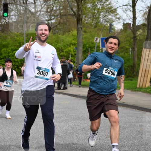 12.04.2026 - 45. Internationalen Wilhelmsburger Insellauf J. Mangold http://msf.ph/oto/9518012 12.04.2026 13:22:19 Ziel 2332, 2116, 3581, 3235, 3915, 5080, 4348, 5085, 3603, 3602, 5092, 2246, 5192, 5171, 3162, 4443, 4442, 3746, 5290, 3057, 3667, 5304, 4210, 4210, 4014, 2158, 5314, 4557, 2153 meine-sportfotos.de