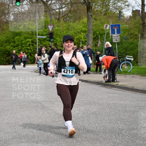 12.04.2026 - 45. Internationalen Wilhelmsburger Insellauf J. Mangold http://msf.ph/oto/9518024 12.04.2026 13:22:20 Ziel 2332, 2116, 3581, 3235, 3915, 5080, 4348, 5085, 3603, 3602, 5092, 2246, 5192, 5171, 3162, 4443, 4442, 3746, 5290, 3057, 3667, 5304, 4210, 4014, 2158, 5314, 4557, 2153, 5262 meine-sportfotos.de